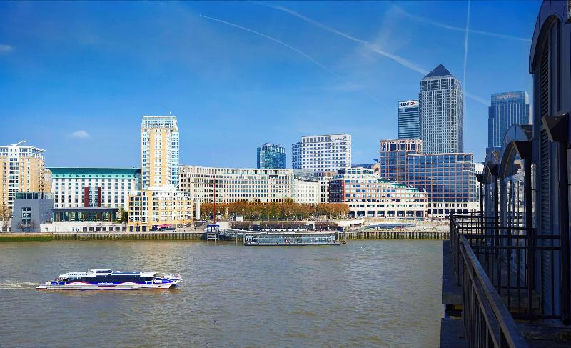 Deluxe Room, Doubletree By Hilton  London  Docklands Riverside