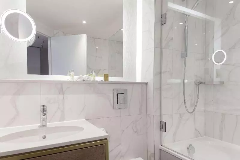 اتاق استاندارد با تخت بزرگ, Doubletree By Hilton Stoke On Trent