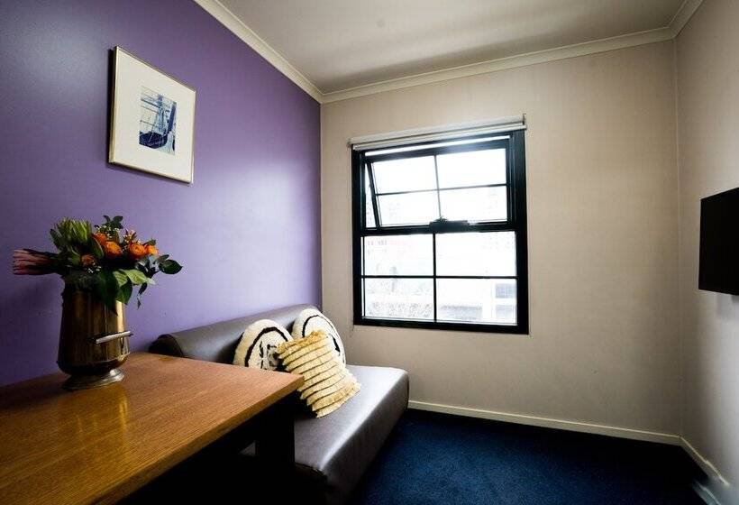 דירת חדר, Harbourview Apartment