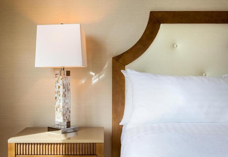 חדר סטנדרט עם מיטת קינג, Holiday Inn San Diego Bayside, An Ihg