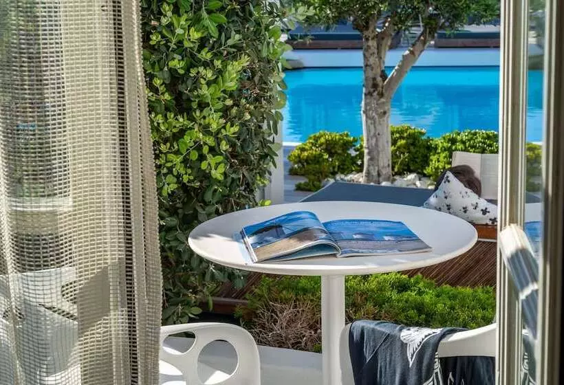 سوییت اجرایی, Semeli Hotel Mykonos