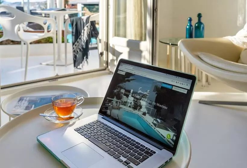 سوییت اجرایی, Semeli Hotel Mykonos