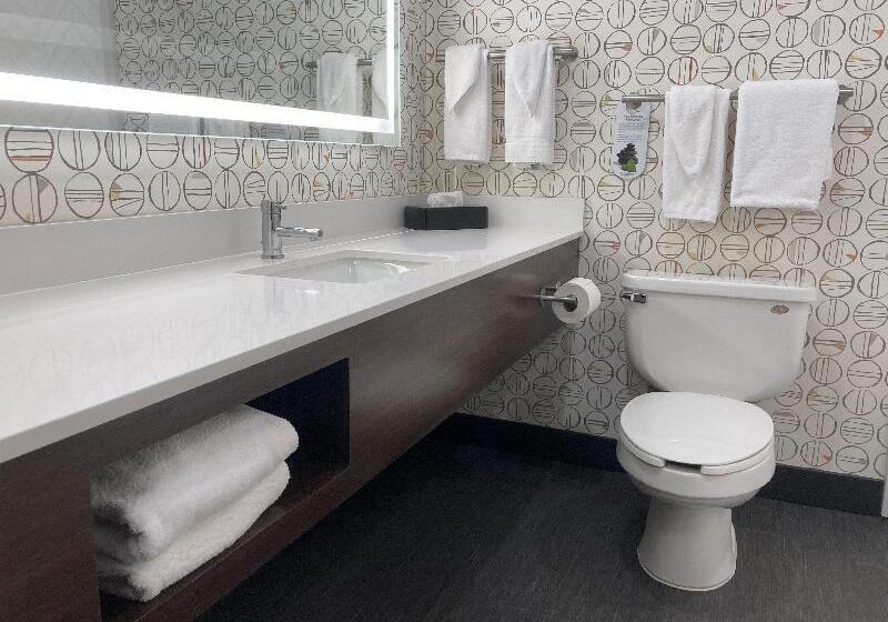 スタンダードルーム, St Giles Heathrow