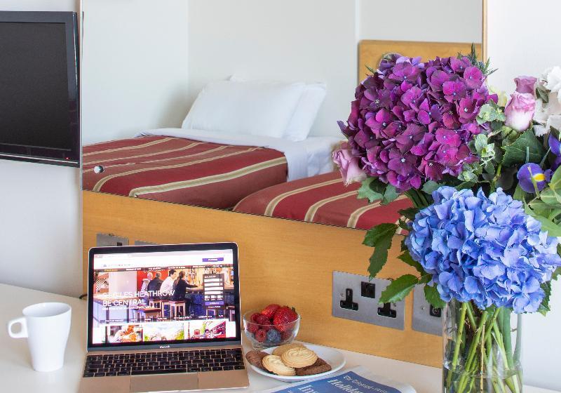 スタンダードルーム, St Giles Heathrow