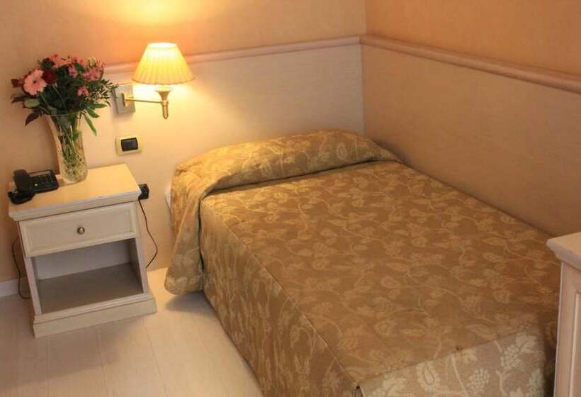 اتاق استاندارد یک نفره, Terminal