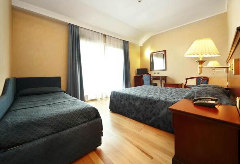 اتاق استاندارد سه نفره, Terminal