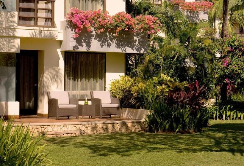 Номер Deluxe с Террасой, The Westin Resort Nusa Dua, Bali