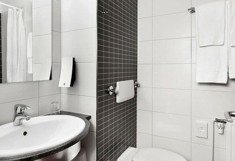 חדר סטנדרט יחיד, Tryp By Wyndham Luebeck Aquamarin