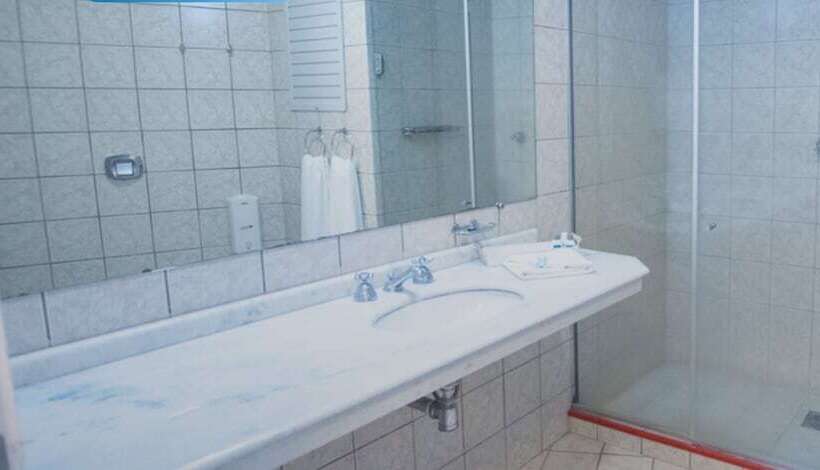 غرفة قياسية ثلاثية, Villareal São Francisco Do Sul