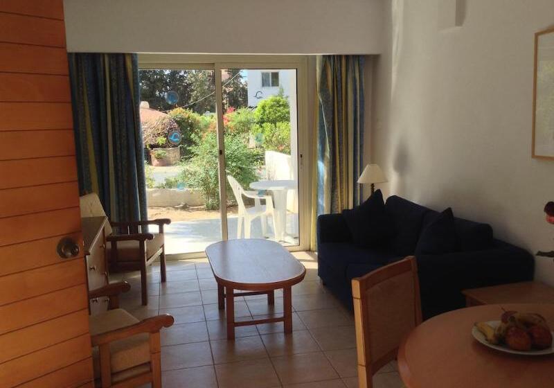 Апартаменты Superior 2 Спальни, Paphos Gardens Holiday Resort