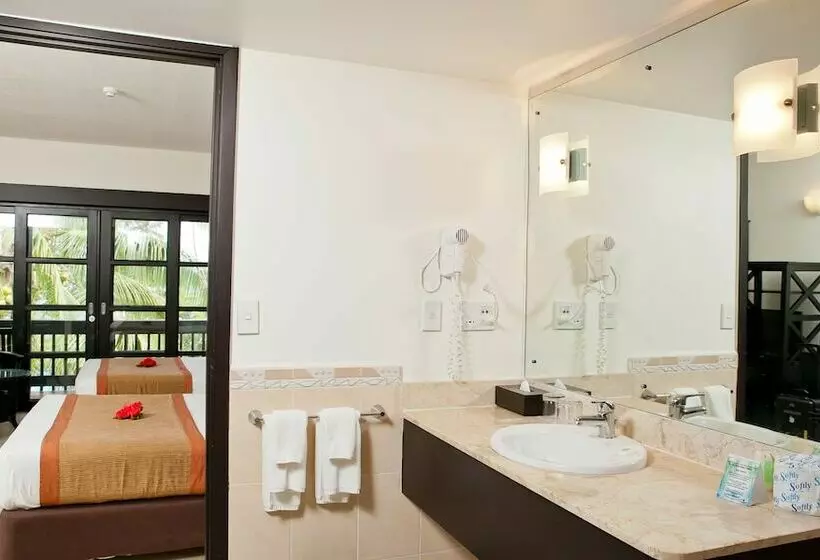اتاق استاندارد با چشمانداز دریا, The Naviti Resort