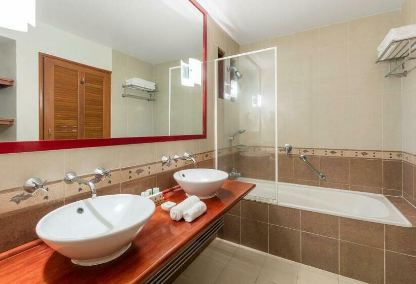 Номер Superior Вид на Сад, The Naviti Resort