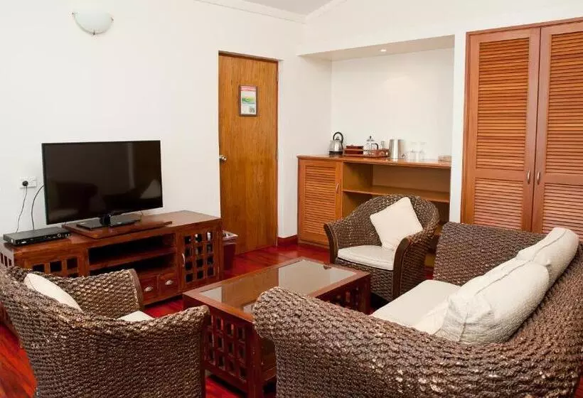 Deluxe Suite King Bed, The Naviti Resort