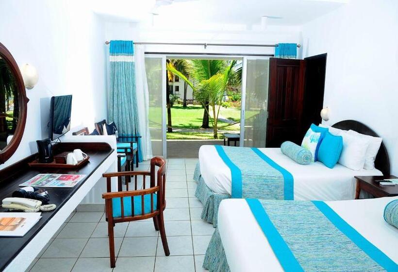 اتاق خانوادگی با چشمانداز باغ, Voyager Beach Resort