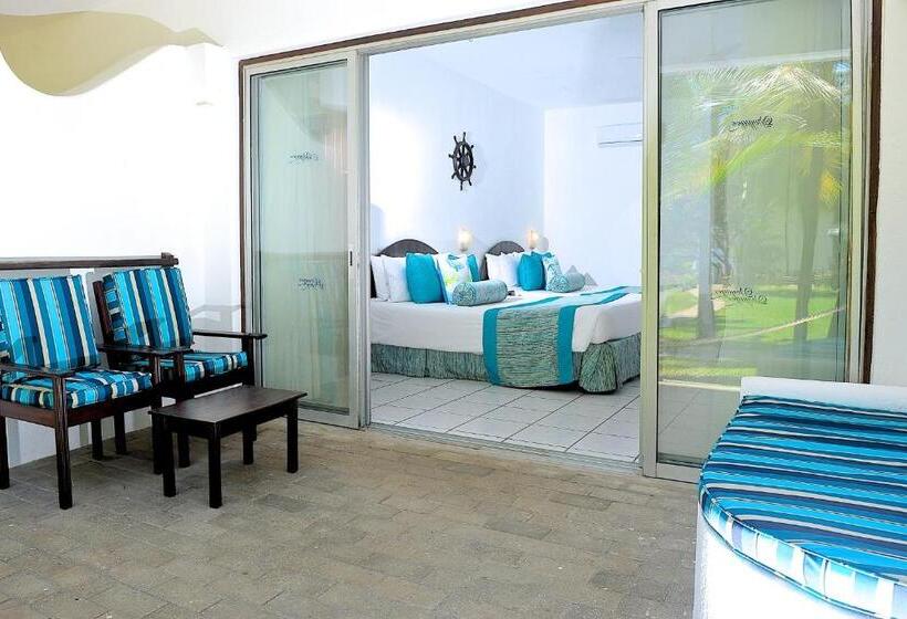 اتاق خانوادگی با چشم‌انداز باغ, Voyager Beach Resort