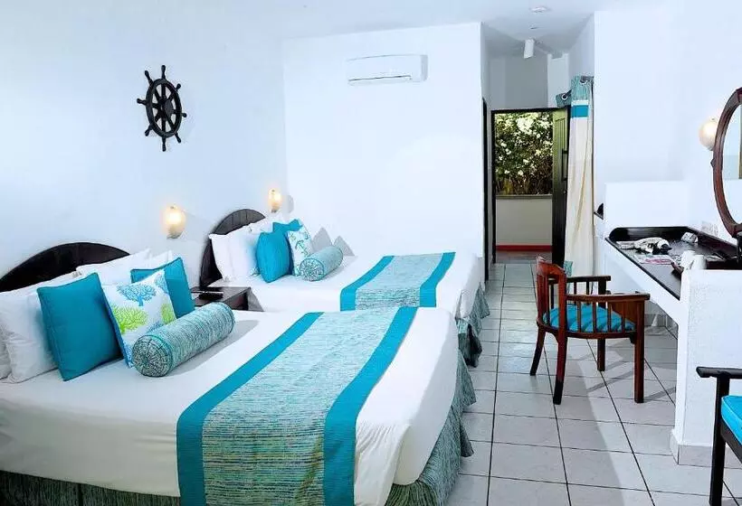 اتاق خانوادگی با چشم‌انداز باغ, Voyager Beach Resort