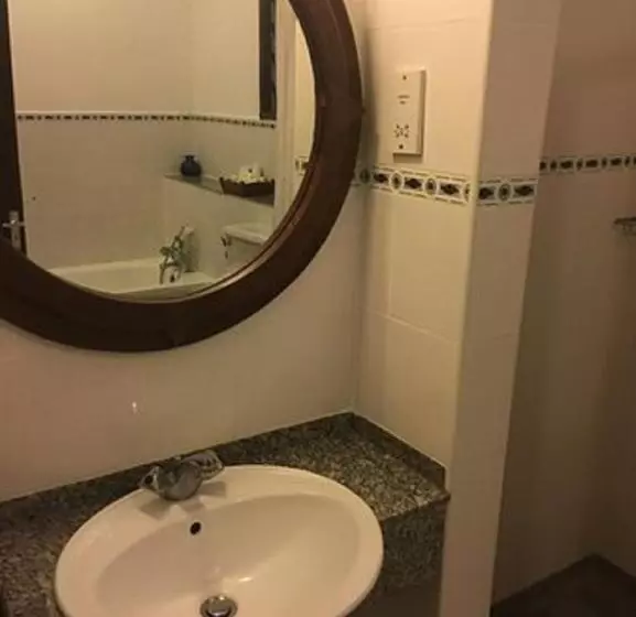 اتاق خانوادگی با چشم‌انداز باغ, Voyager Beach Resort