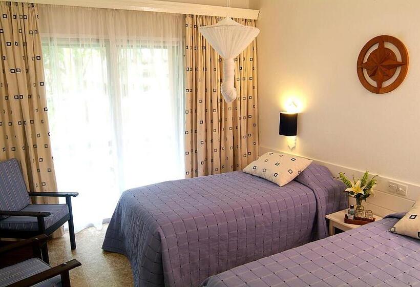 اتاق استاندارد با چشم‌انداز باغ, Voyager Beach Resort