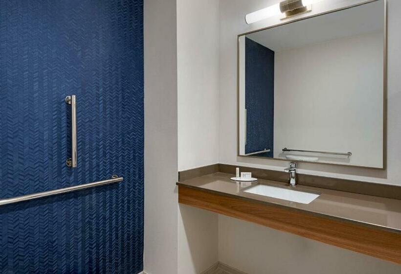 스위트 킹사이즈 침대, Fairfield Inn & Suites Charlotte Monroe