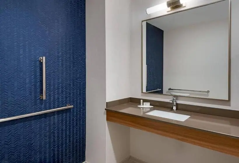 Standard-huone King-vuode, Fairfield Inn & Suites Charlotte Monroe