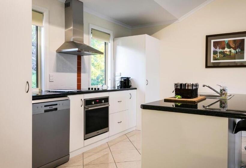 بنگله خانوادگی, One Tree Accommodation