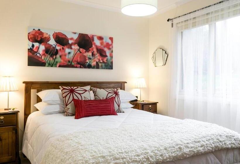 بنگله خانوادگی, One Tree Accommodation