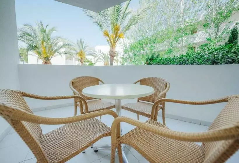 استودیوی استاندارد, Aparthotel Ses Fotges