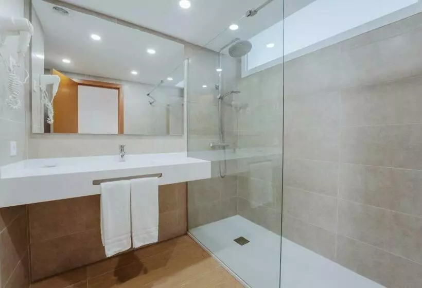 آپارتمان 2 خوابه با چشمانداز دریا, Aparthotel Ses Fotges