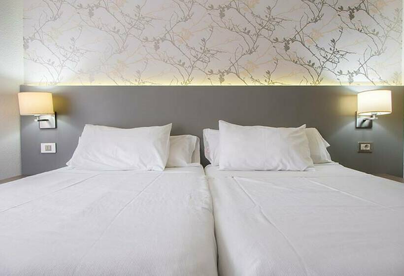 דירת חדר, Hg Tenerife Sur