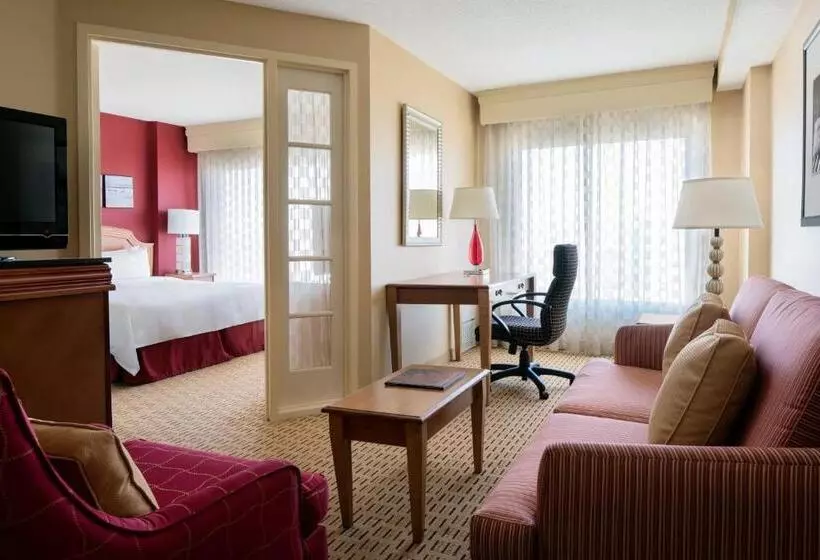 سوئیت با تخت بزرگ, Anaheim Marriott Suites