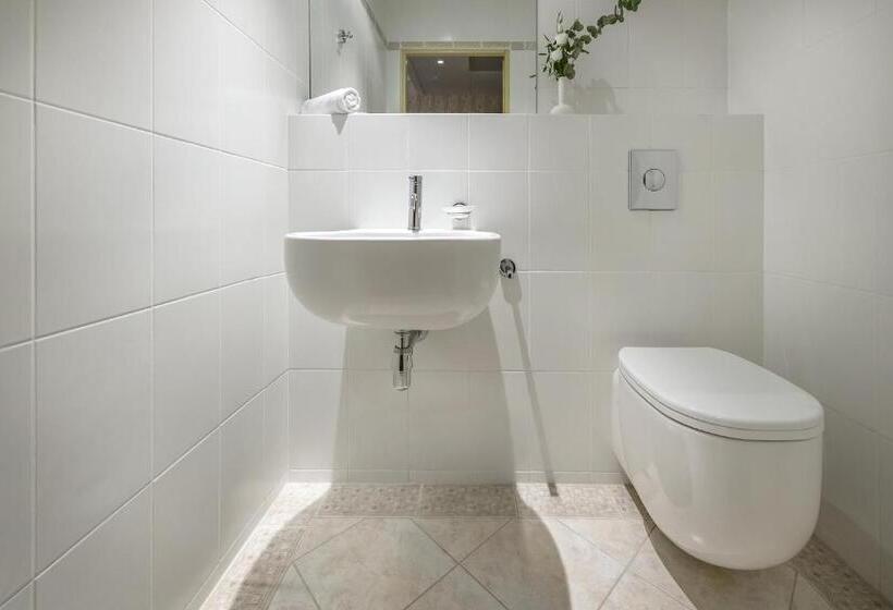 سوییت, Artis Centrum Hotels