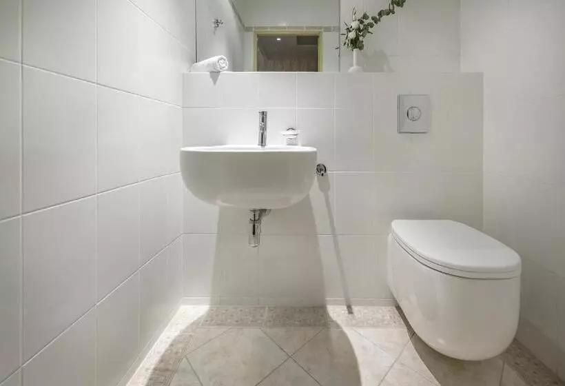 سوییت, Artis Centrum Hotels