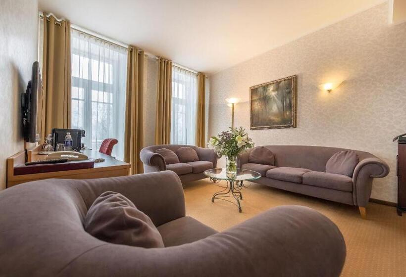 سوییت, Artis Centrum Hotels