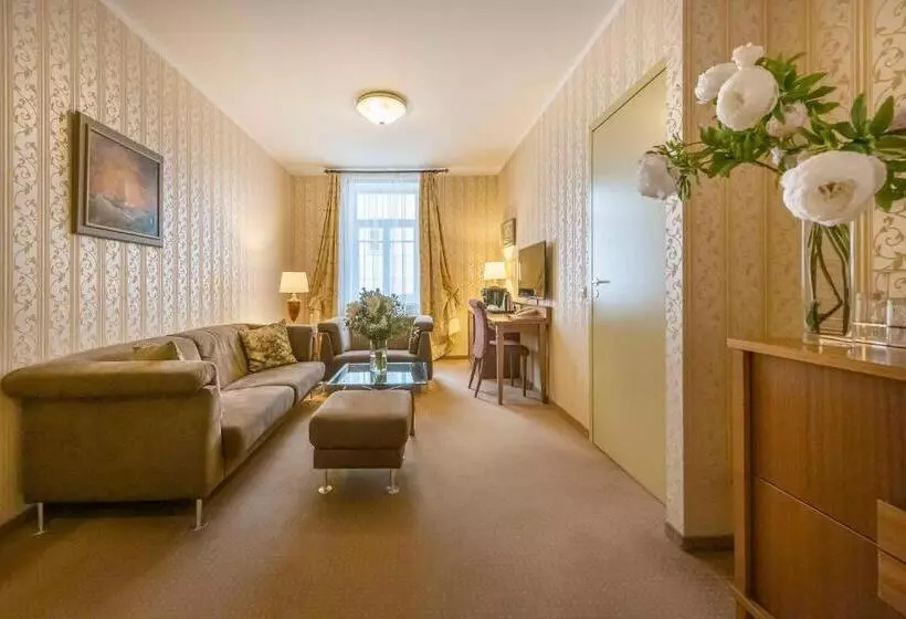 سوییت, Artis Centrum Hotels