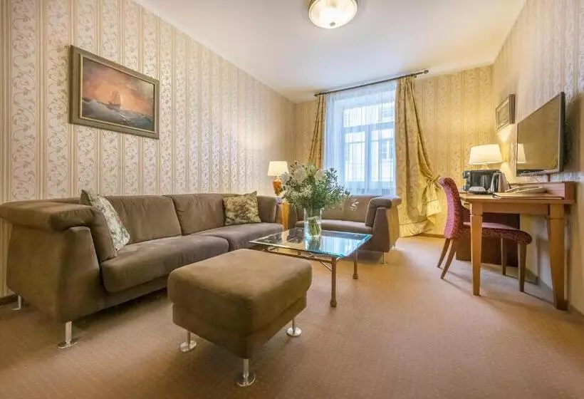 سوییت, Artis Centrum Hotels