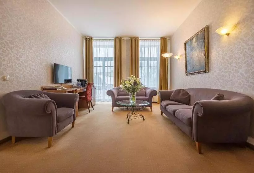 سوییت, Artis Centrum Hotels