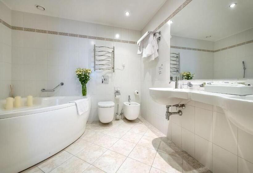 سوییت, Artis Centrum Hotels