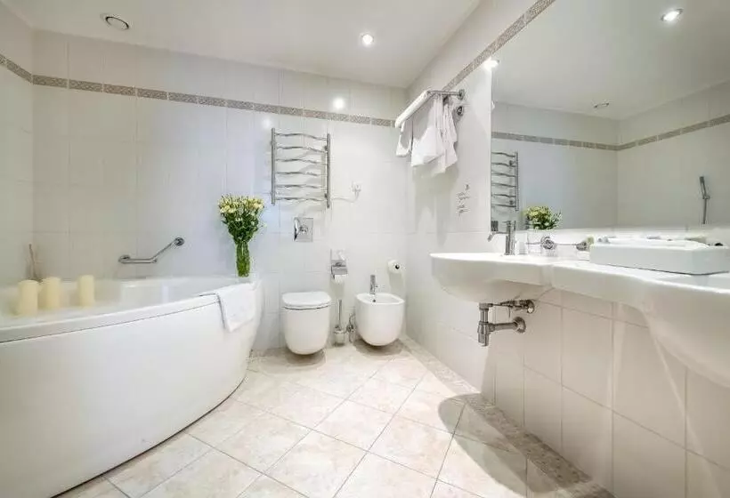 سوییت, Artis Centrum Hotels