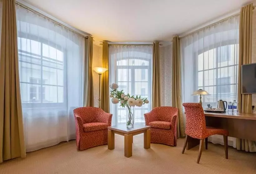سوییت جونیور, Artis Centrum Hotels