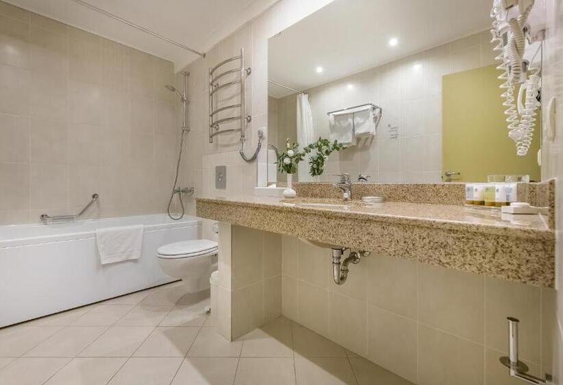 سوییت جونیور, Artis Centrum Hotels