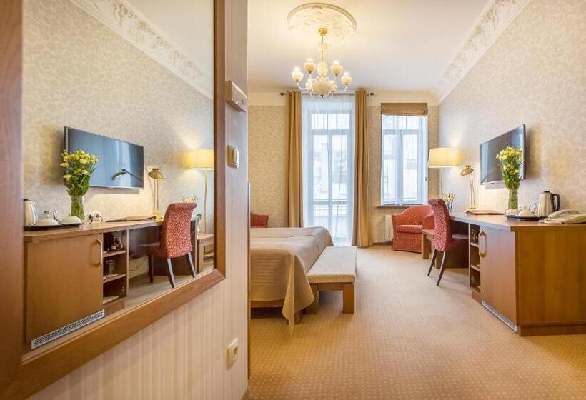 اتاق اجرایی, Artis Centrum Hotels