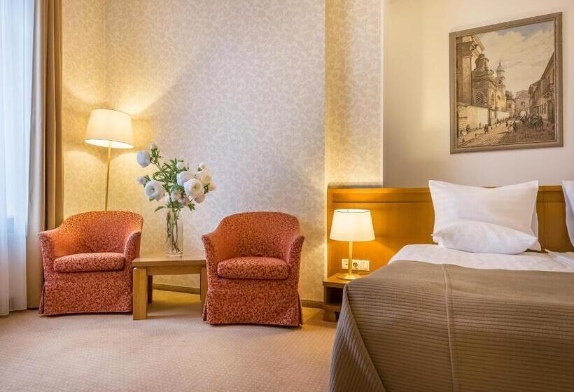 اتاق اجرایی, Artis Centrum Hotels