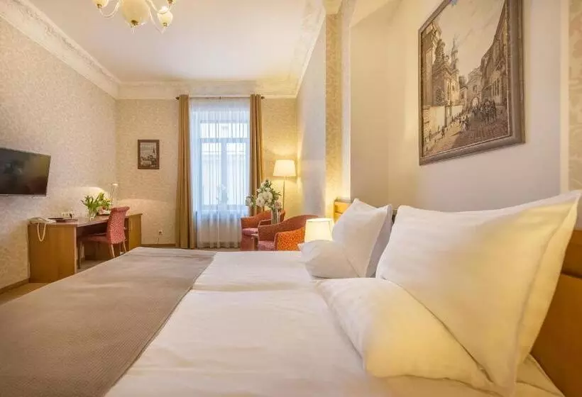 اتاق اجرایی, Artis Centrum Hotels