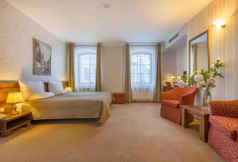 اتاق اجرایی, Artis Centrum Hotels