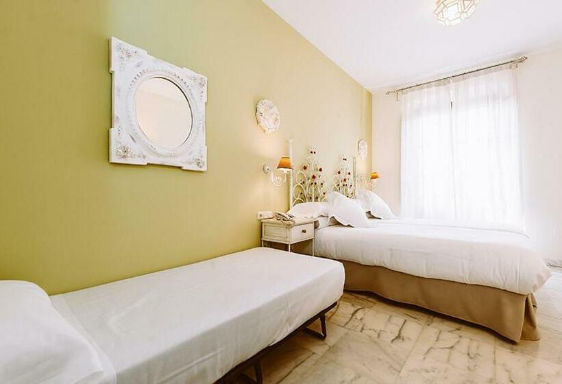 اتاق خانوادگی, Basic Hotel Doña Manuela