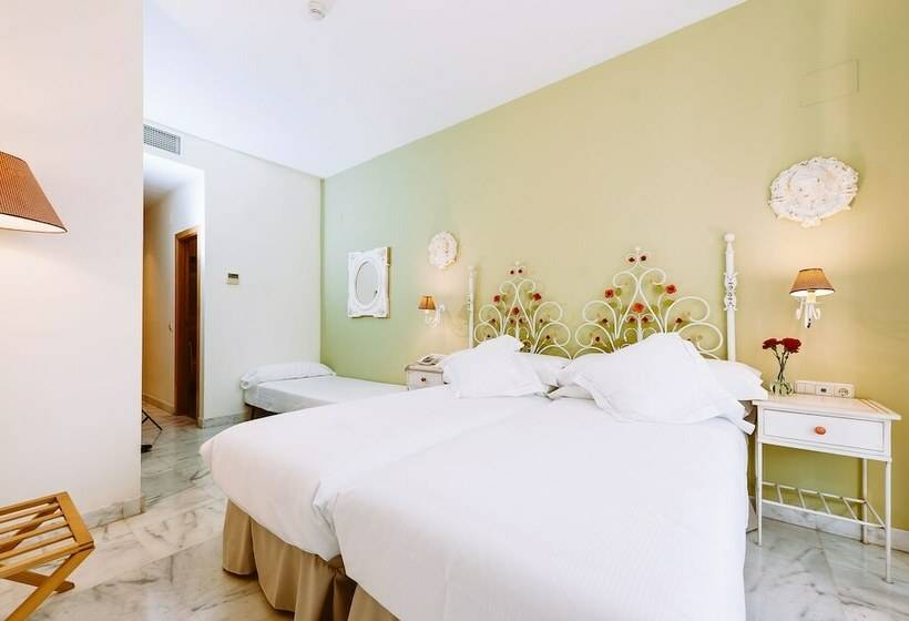 اتاق خانوادگی, Basic Hotel Doña Manuela