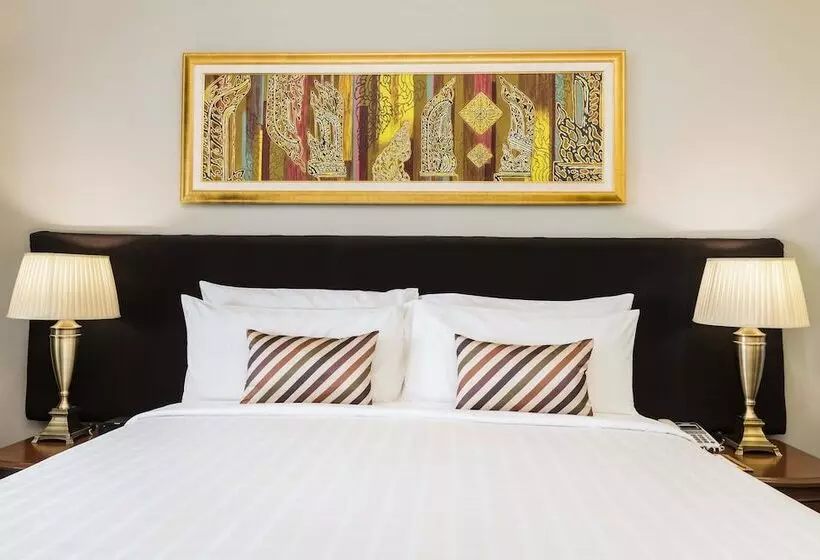 اتاق کلاب, Chatrium Royal Lake Yangon