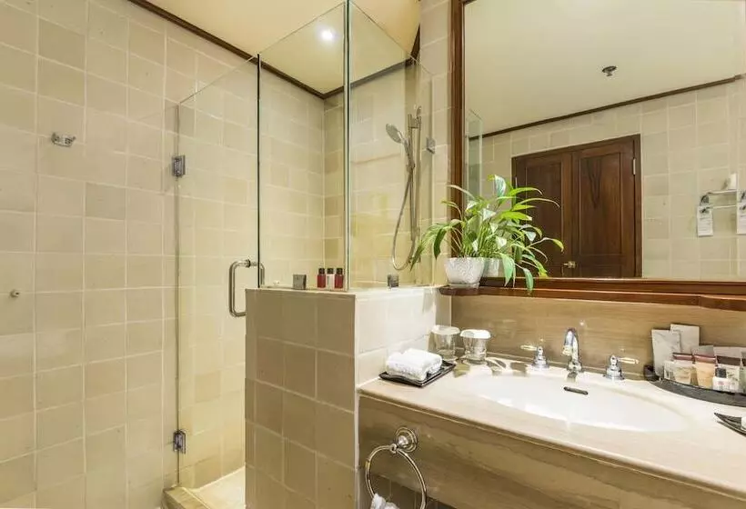 اتاق کلاب, Chatrium Royal Lake Yangon