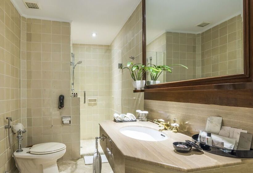 Club Suite, Chatrium Royal Lake Yangon