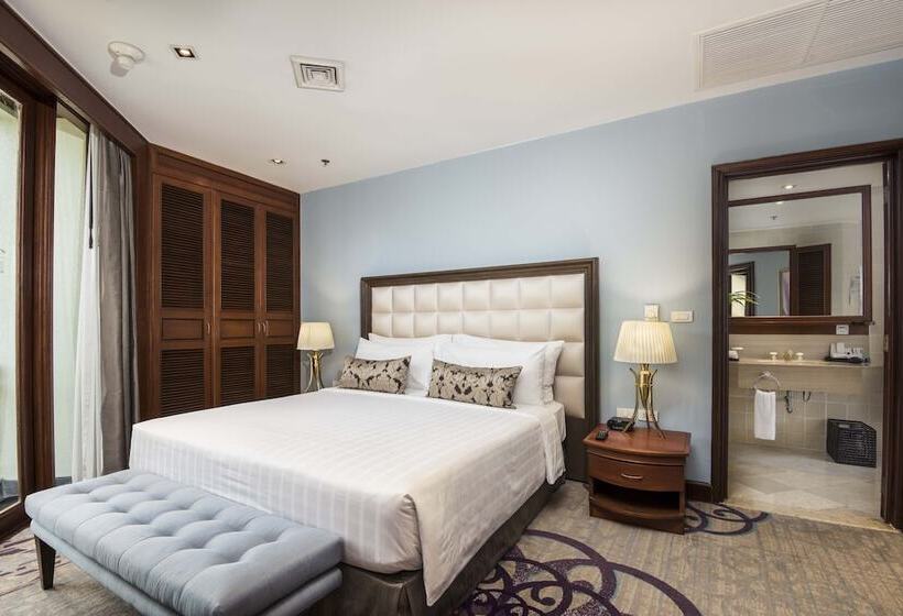 Club Suite, Chatrium Royal Lake Yangon